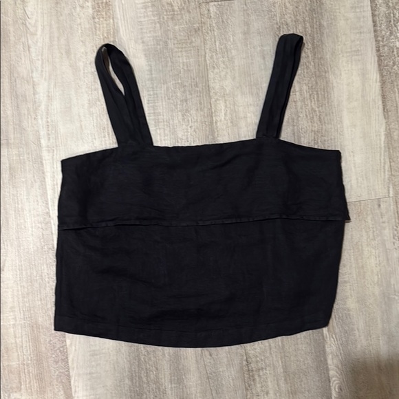 Banana Republic Black Crop linen tank - Picture 2 of 4